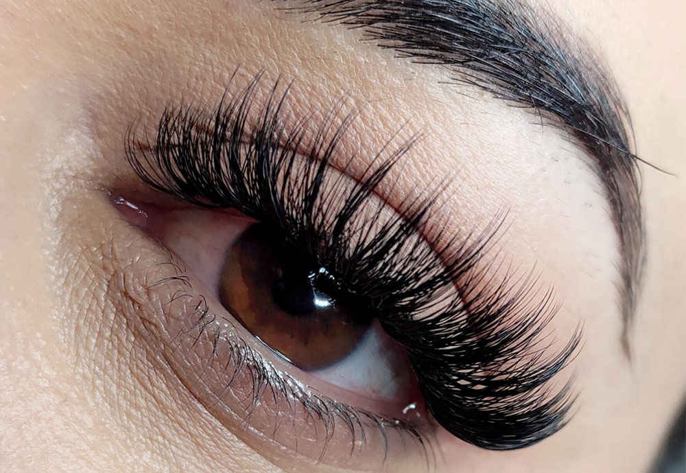 Magic-Eyelash-Extension-Redondo-Beach-1000x689